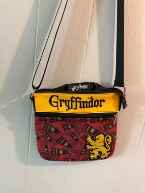 Warner Bros. Gryffindor Crossbody Bag - Yellow, Red & Black